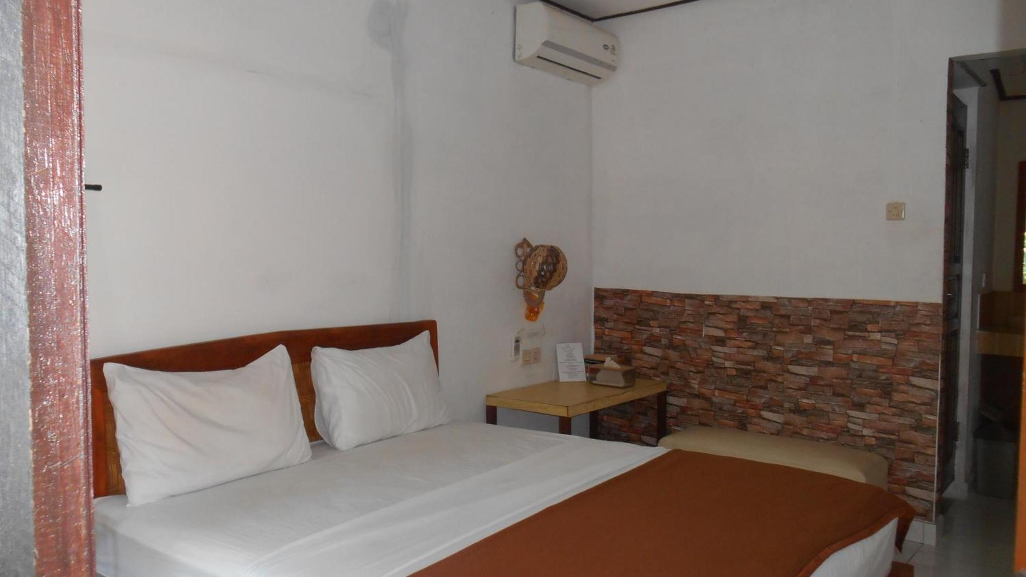 Taman Menjangan Homestay By Snorkelingmenjangan Banyuwedang Exterior photo